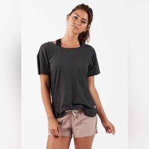 Vuori Lux Performance Charcoal Tee - Women’s Size L